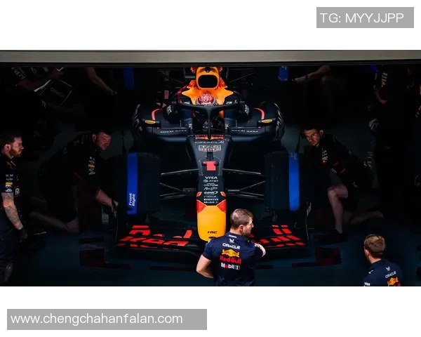 F1车手携足球巨星激情飙车：极速赛道上的足球对决之夜