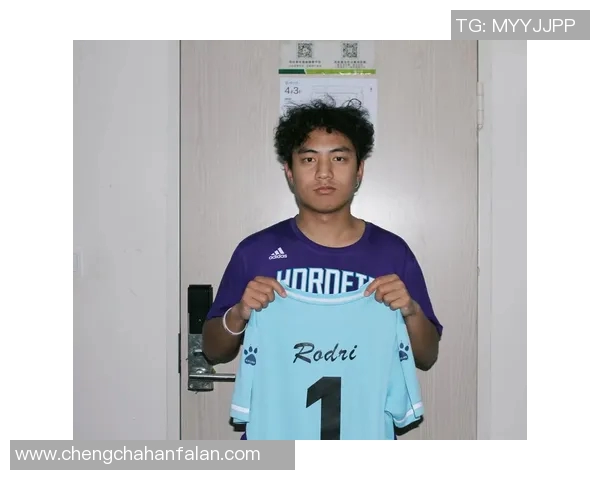 彝族足球球星的崛起与奋斗历程探析